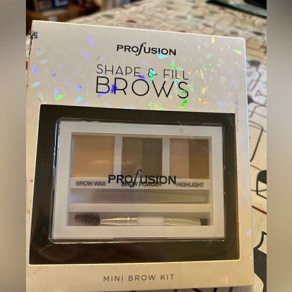 NWT Profusion Shape & Fill Brow Kit - Picture 1 of 6
